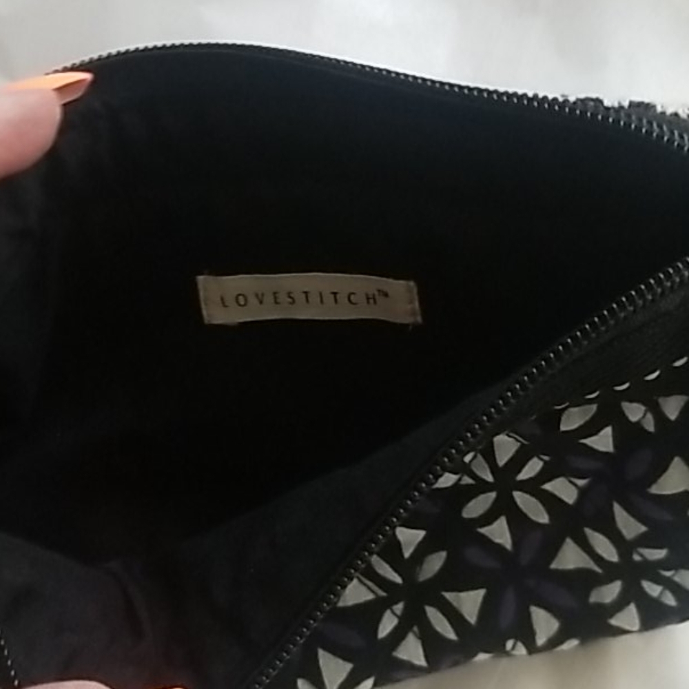 Pouch - Picture 2 of 8